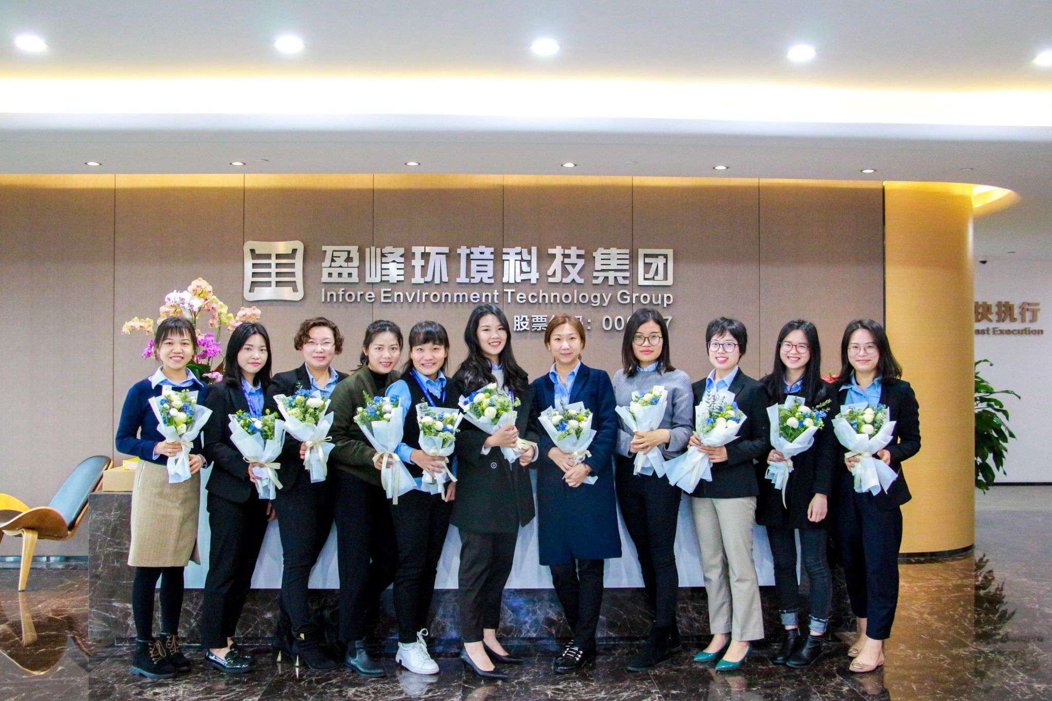 �����򊅶�������Ů���ǽ��տ���~