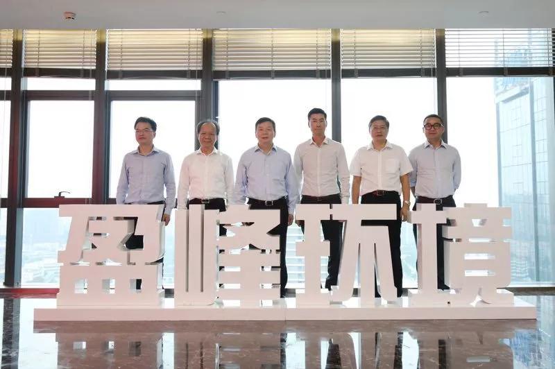 ��ɽ��ί����ǡ��г���ΰһ��ݰ��Williamϣ�����������������ָ��